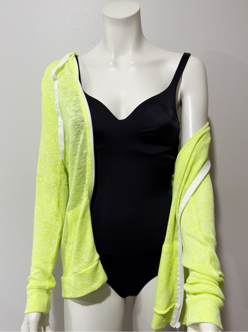 No Boundaries Neon Yellow Juniors Knit Zip-Up Hooded Sweater Jacket NWT